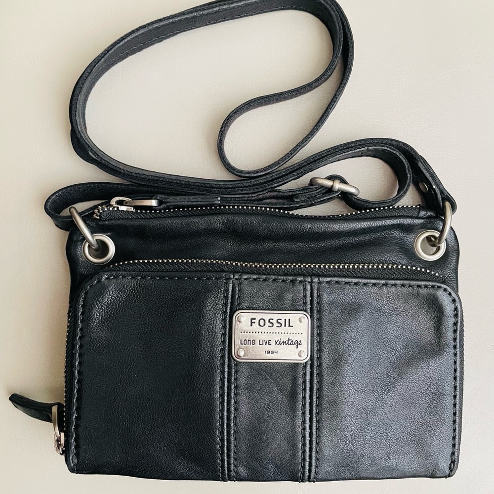Fossil Black Genuine Leather Crossbody Bag with Silver Accents